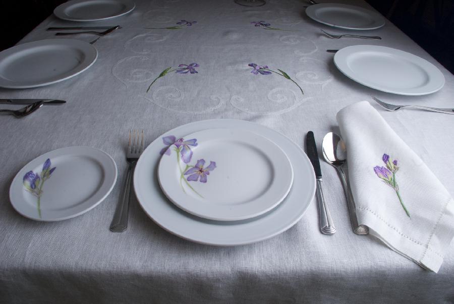 Nabila, .
~ Laila ~

by Nabilas Creations

Embroidery on Bleached White linen (IL020)
Dining tableclo...