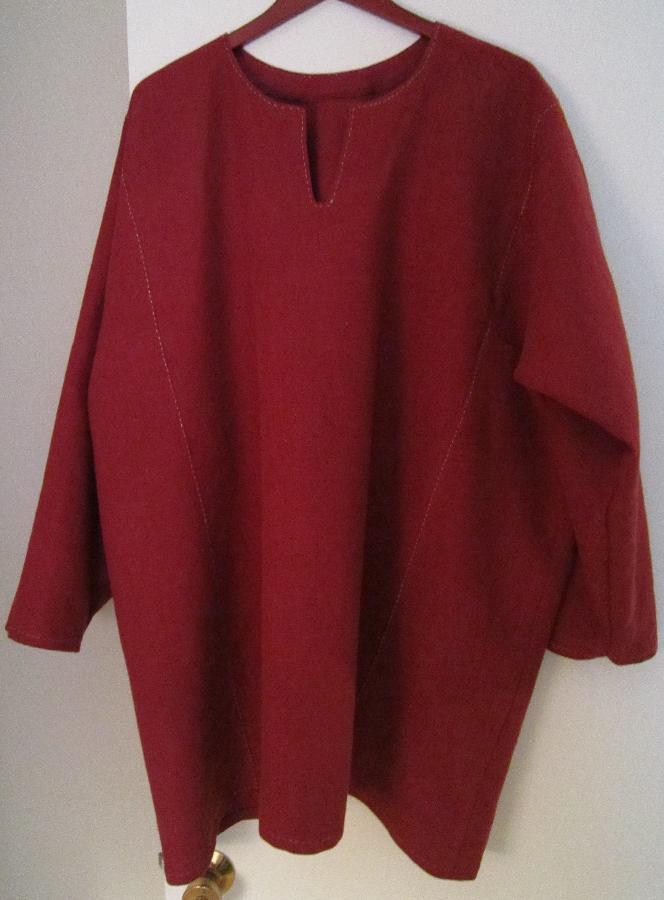 Jen, Based on Finnish Viking under tunic, uses 3 yards of heavy-weight linen in Tawny Port.

Layout: ht...