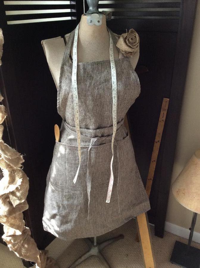 Karen, Linen checked apron