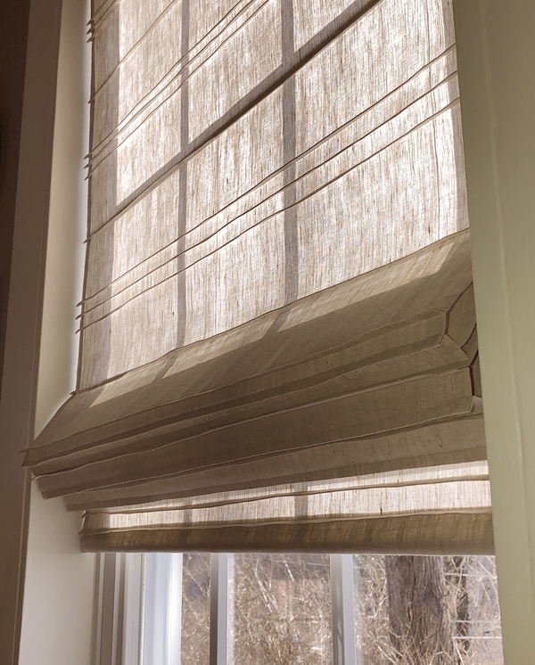 Heather, Pin Tuck Roman Shade using S003 MIX NATURAL Light (4.3 oz/yd2)  This wonderful linen is great for cr...