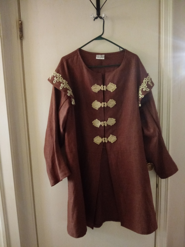 Wenda, Brown linen renaissance fair costume.