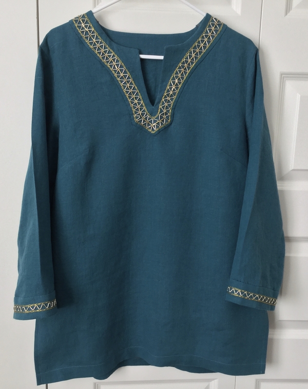 Sandra, Hand embroidered and beaded tunic made with IL019 Sphinx Softened.
