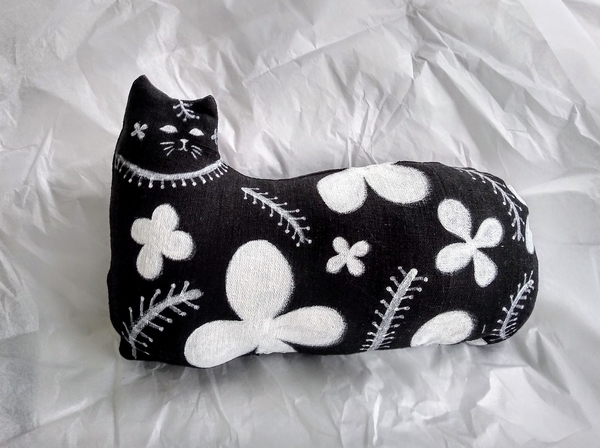 Mary, This elegant cat is constructed from 4C22 Black Heavy 100% linen. Hand painted with artists acrylic...
