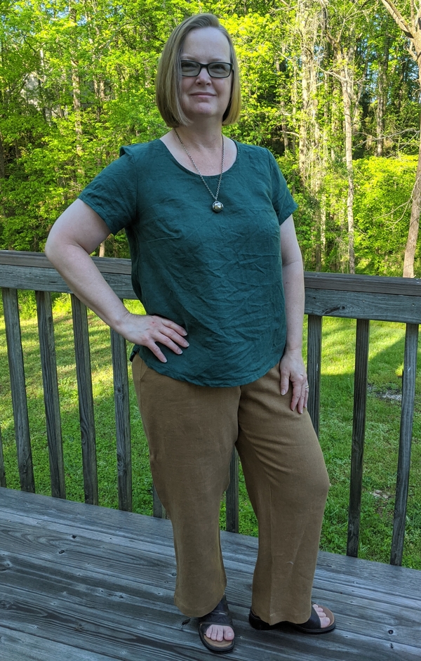 Sandra, Allegro Pants in Ginger heavy weight and Harmony top in Emerald middle weight.
