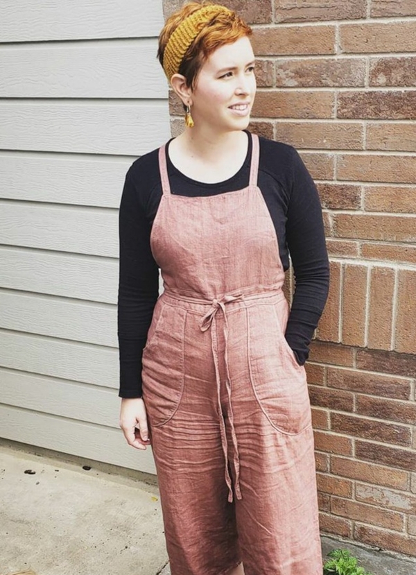 Robin, I made a pair of burnside bib overalls by sew house seven. I used a 100% mid weight linen that I han...