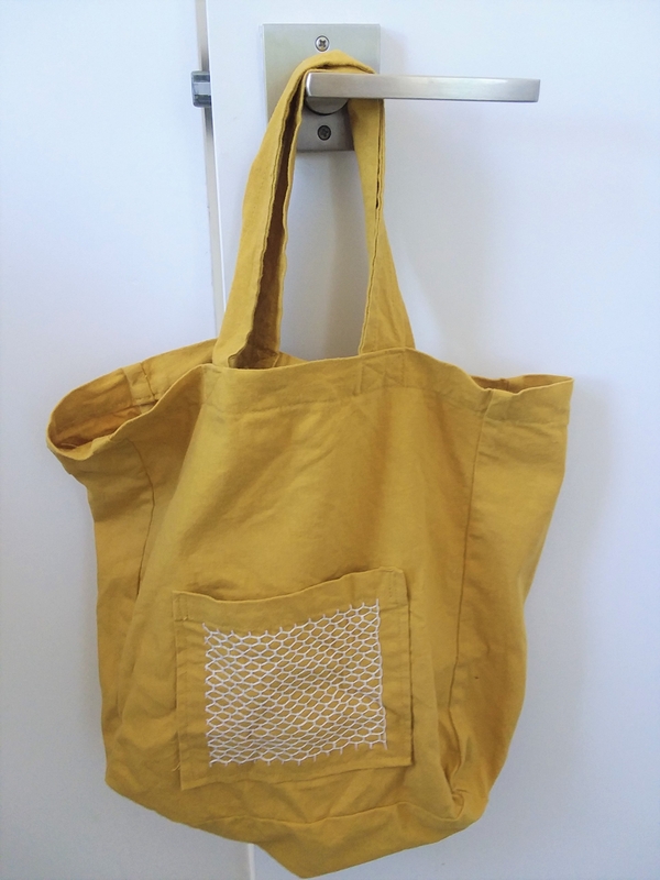 LEIGH, I made this bag from the Shopping Bag tutorial with Autumn Gold and added a small pocket in fron...