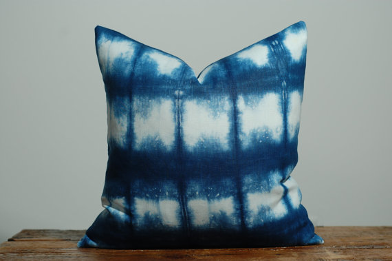 Marta, Lately I have been fascinated with indigo vat and how it reacts with linen creating amazing patterns...