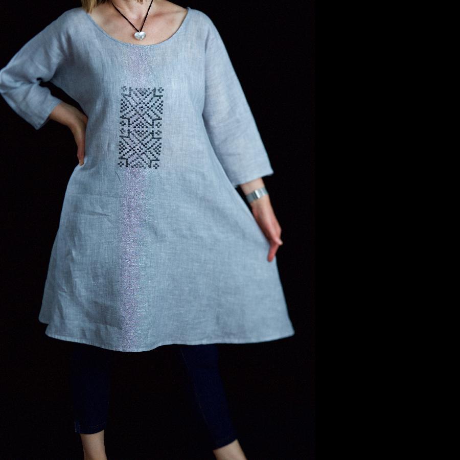Maria, Linen tunic with Nordic star embroidery
