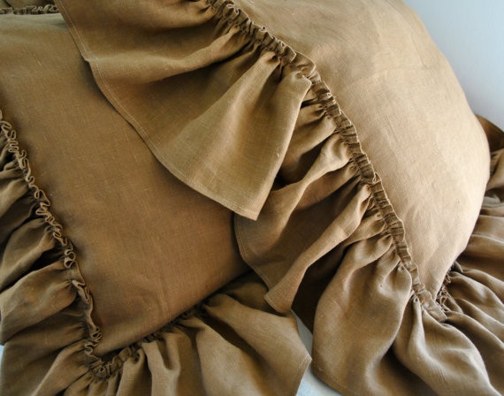Paul, Floppy ruffled pillowcase, this is the medium weight ginger linen color, I cut it first serger and w...