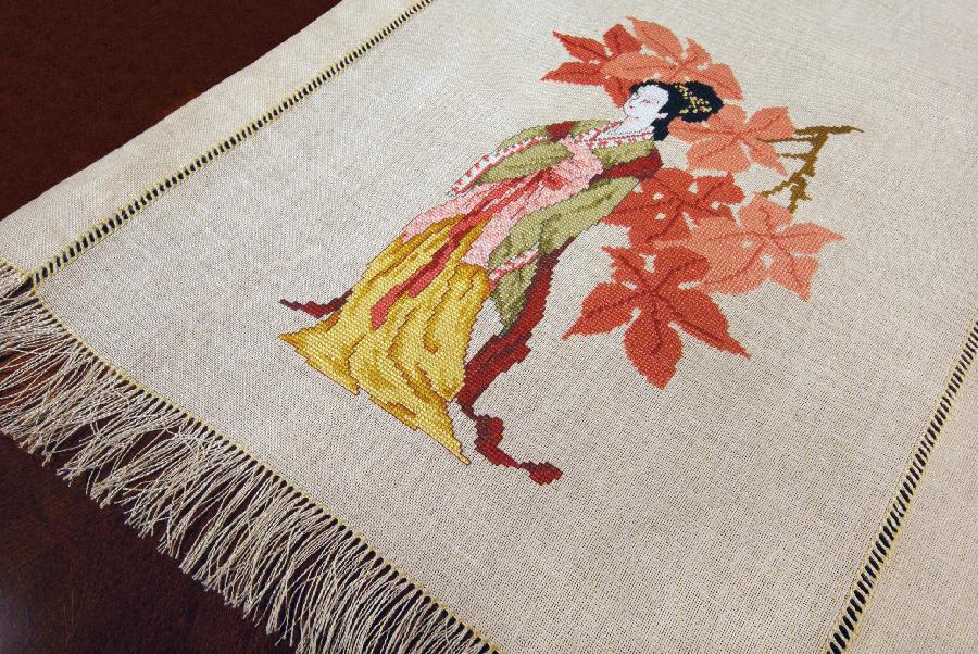 Nabila, .
~ Geisha ~

by Nabilas Creations

Table Runner 
(Cross-stitch on beige linen with hand-made...