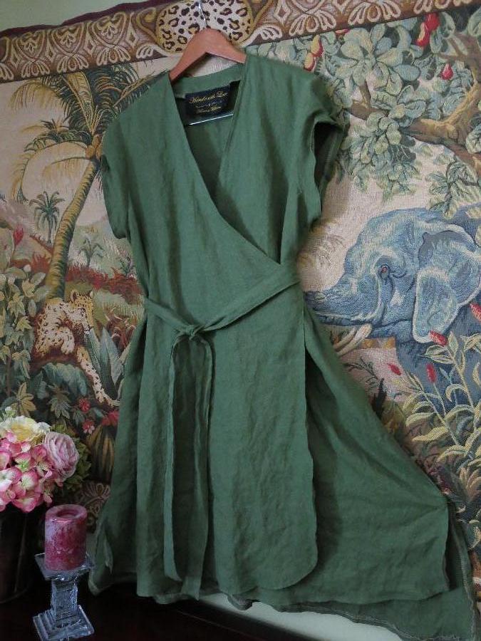 Martina, Wrap linen dress......comfortable an easy to wear.....ties in the back or the front