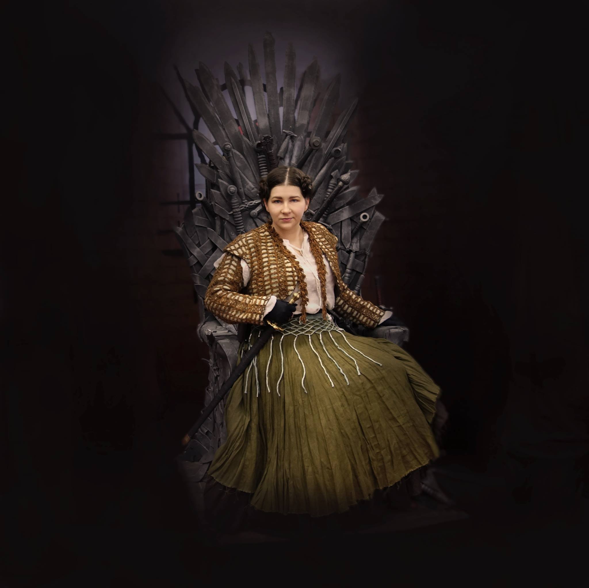 Amelie, Arya Stark from Game of Thrones season 5 and 6

Skirt is IL019 OLIVE Softened
Shirt is tea staine...