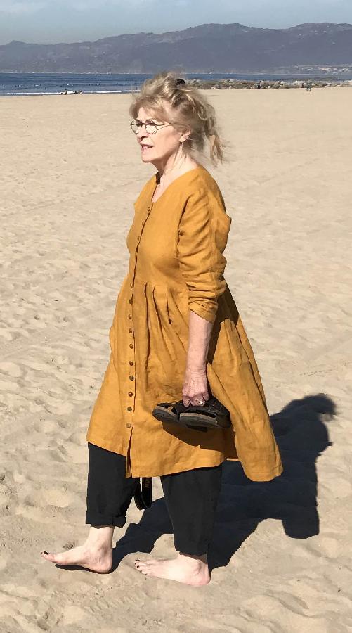 Rita, Linen button down pleated dress pattern. 
I used IL019 AUTUMN GOLD Softened - 
100% Linen. 
I did...
