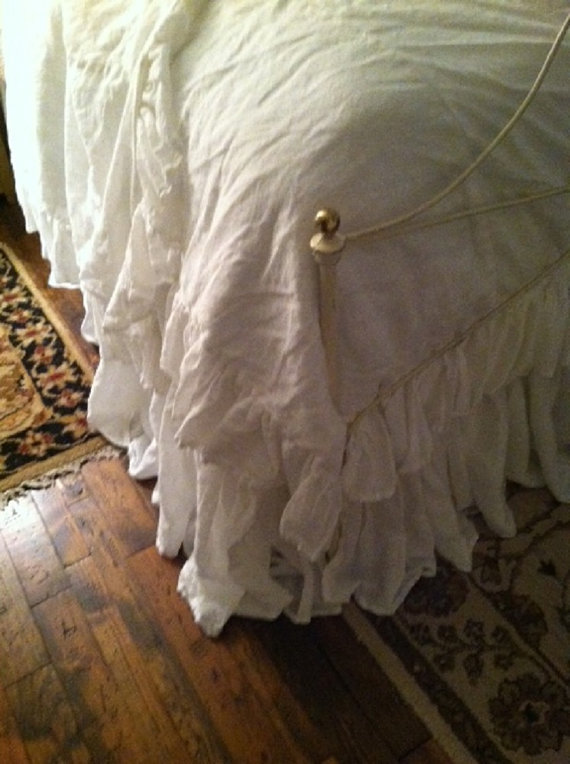 Debbie, Romantic Washed Linen Bedding
Ruffled Duvet and Bed Skirt
Pieces made with washed bleached linen I...
