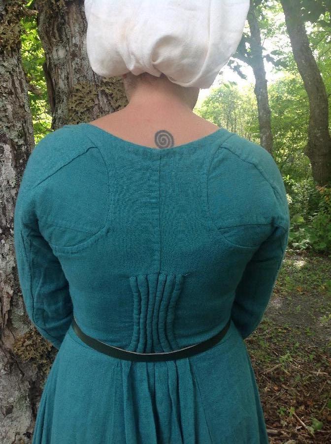 Rachel, The back of the Housebok Dress.