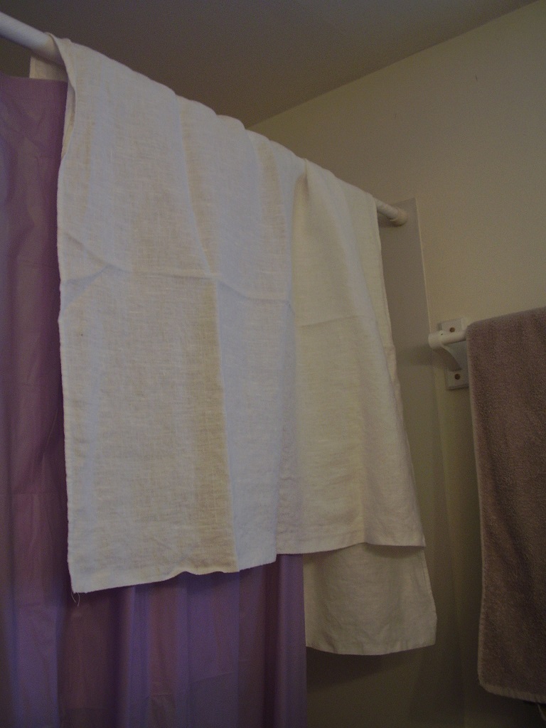 Linda, linen bathsheet ILO90, 2013

3x5 linen bath sheet, ILO90. It took getting used to (its not fluf...