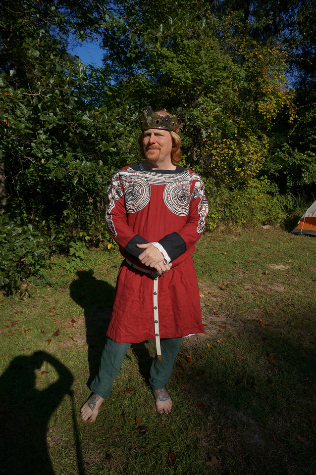 Rendy, Coronation Tunic for The Society of Creative Anachronism Kingdom of Gleann Abhann
Biking Red linen...