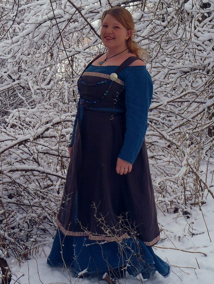 Katherine, This viking style apron dress is made 100% from fabric-store linen!
The under dress is made from bl...