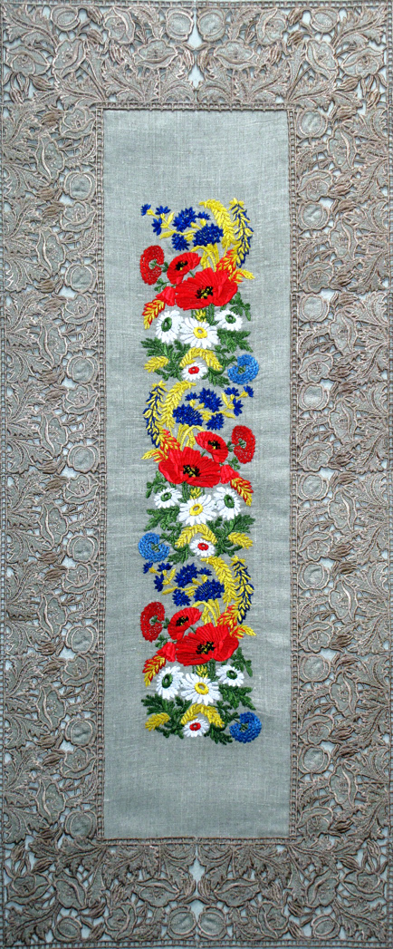 Rita, Embroidered Table Runner