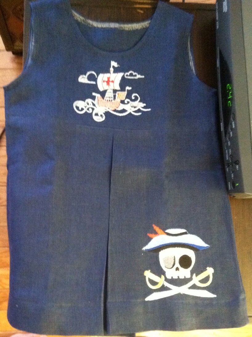 Annette, Doggie Bag! 

Little Hampton University Linen Pirate Dress made for my little niece.

Made with less...