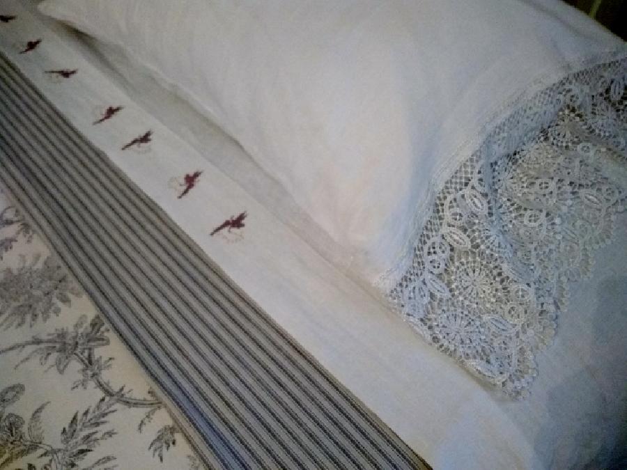 Luann, Its like sleeping in a cloud.  Full size sheets and pillowcases using IL019 bleached SF - middle we...