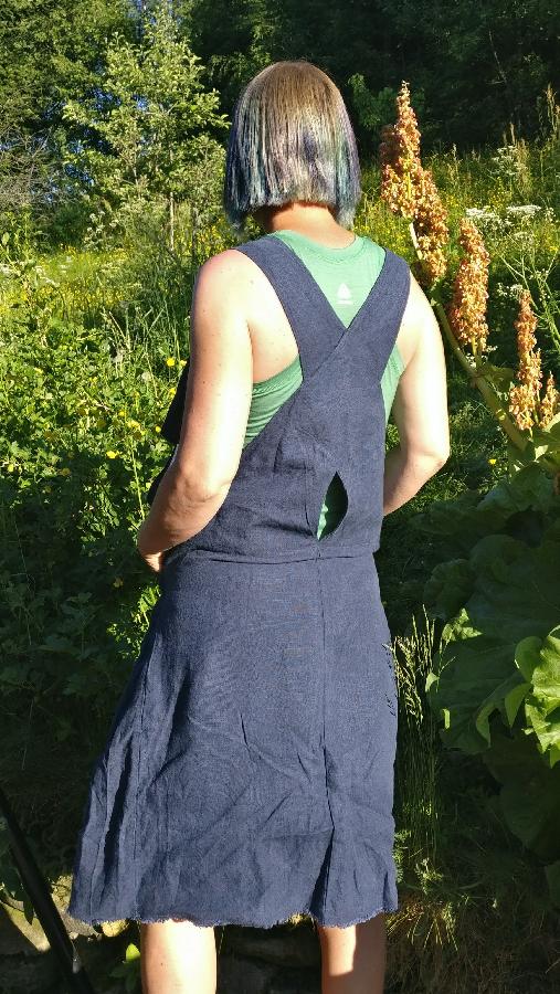 Inger, A overall dress made of heavy weight linen.