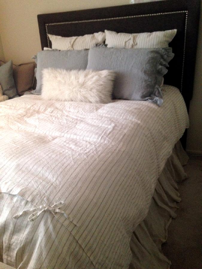 Debbi, I love linen! This is a complete linen bed...aside from the fur pillow. Currently Im having 2 natur...
