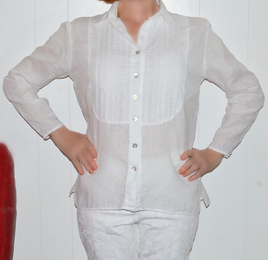 lesley, Tuxedo shirt made with optic white  handkerchief linen IL202 perfect for Hawaii.