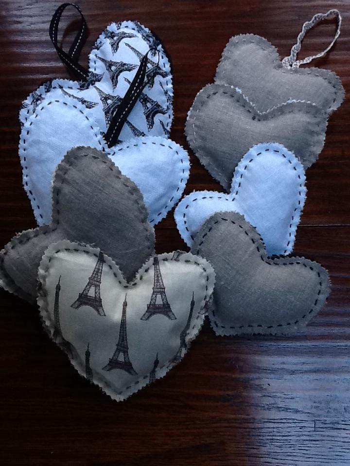 Colleen , Lavender heart sachets with linen and cotton.
Hand stitched with waxed linen and some with ribbon or...