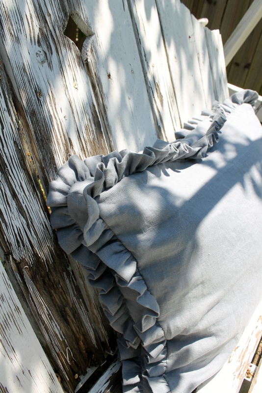 Ann, Linen Box Sham with 1 1/2 Ruffles
LaFortune Linens.Etsy.com