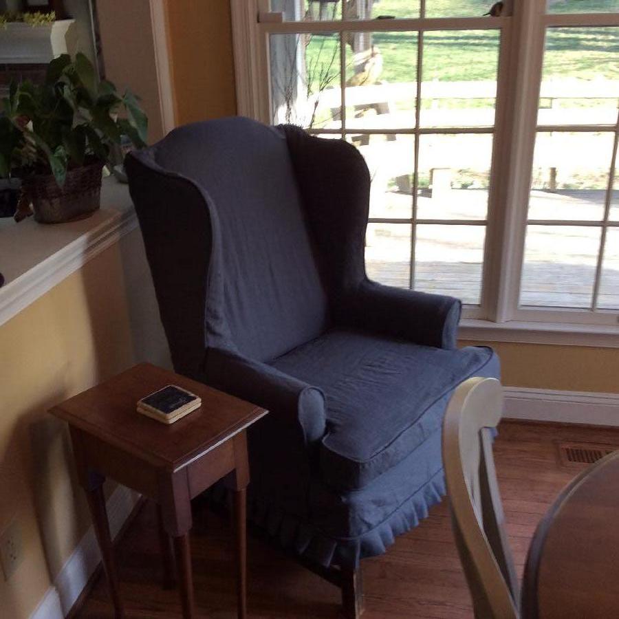 Stephanie, Chair slipcover made out of graphite linen 