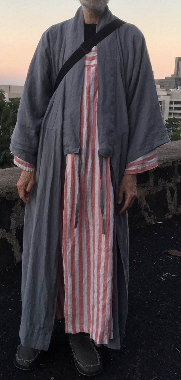 John, Outer robe: One of the IL019 grays.
Inner kaftan: IL044 716 red and white stripes.
My design. Thin...