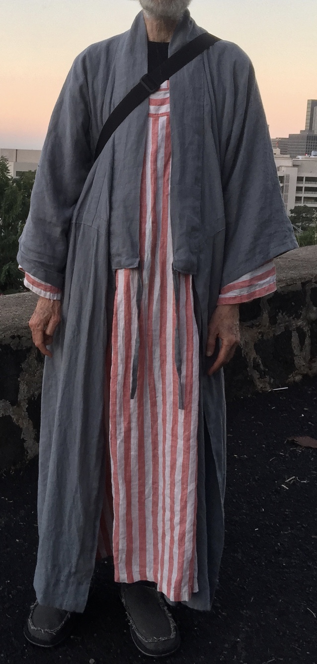 John, Outer robe: One of the IL019 grays.
Inner kaftan: IL044 716 red and white stripes.
My design. Thin...