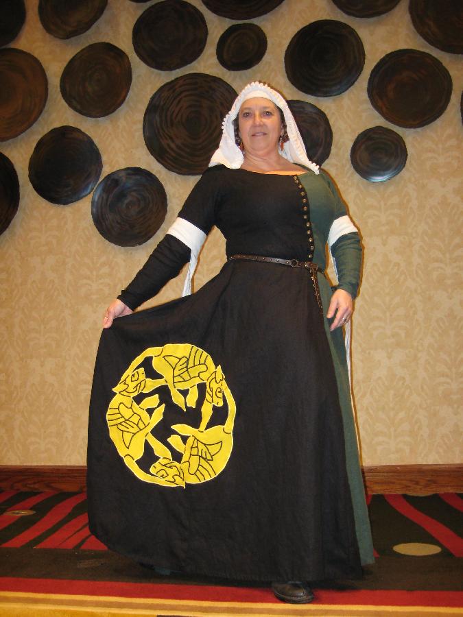 Anita, 14th Century complete outfit made entirely in linen. The Cotehardie gown is in my SCA households (C...
