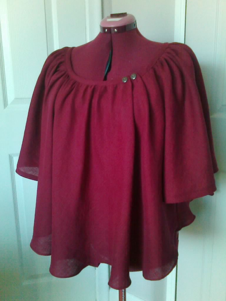 Maria, Bias cut blouse with raglan sleeves in IL020 BEET RED