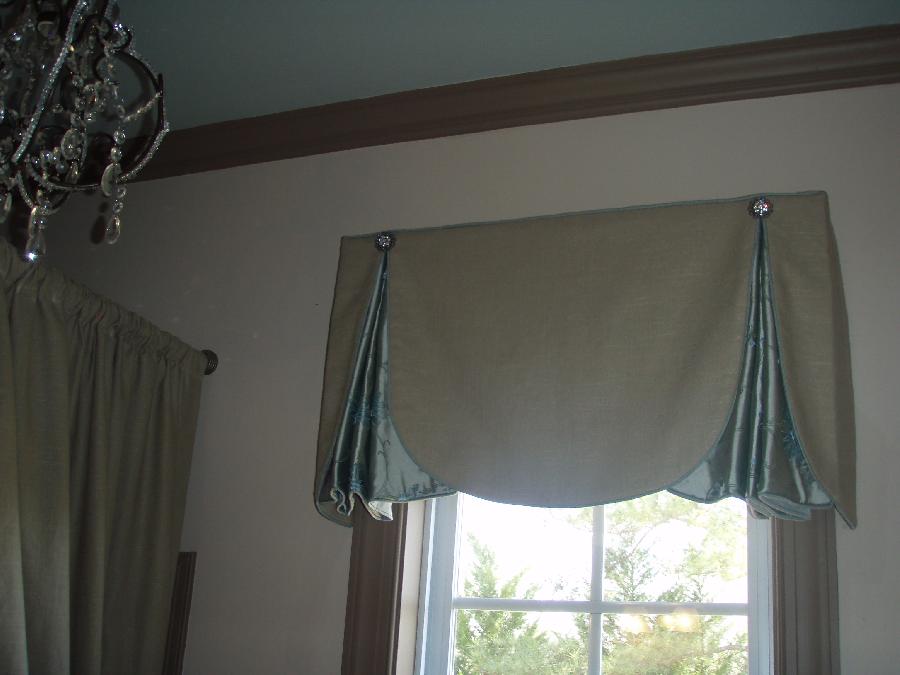 Terry, Natural Linen was the perfect choice to make this Pate-Meadows Pattern for this bathroom window and...