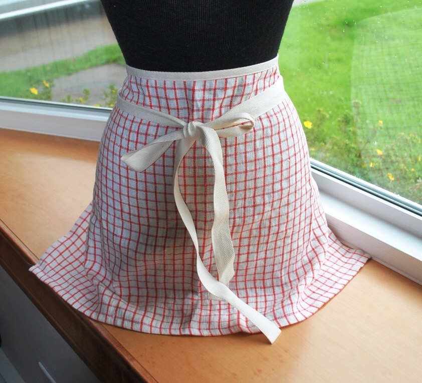 Lauren, Cafe apron with twill tape waistband and ties