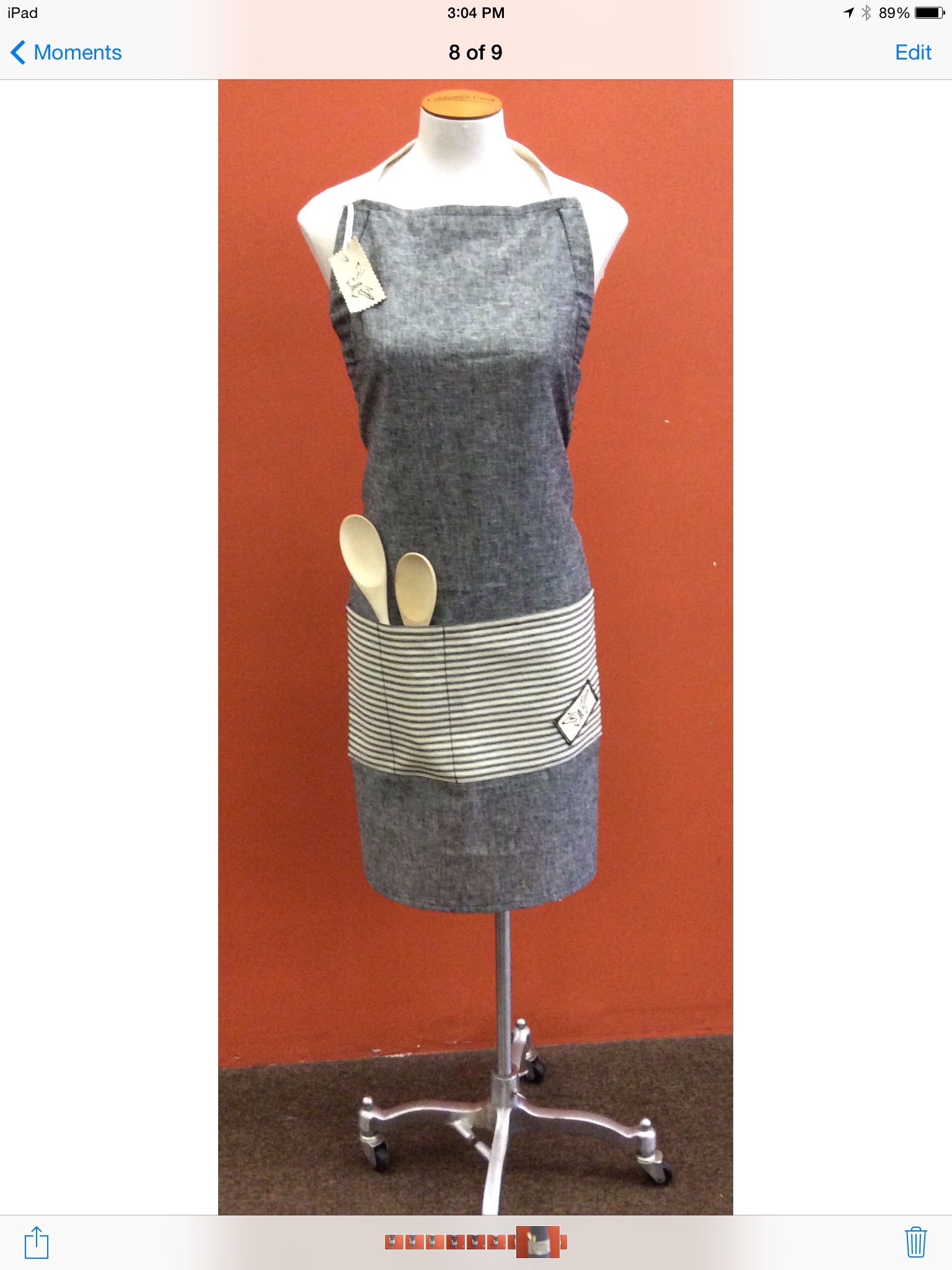 Jacqueline, Unisex apron with adjustable band.