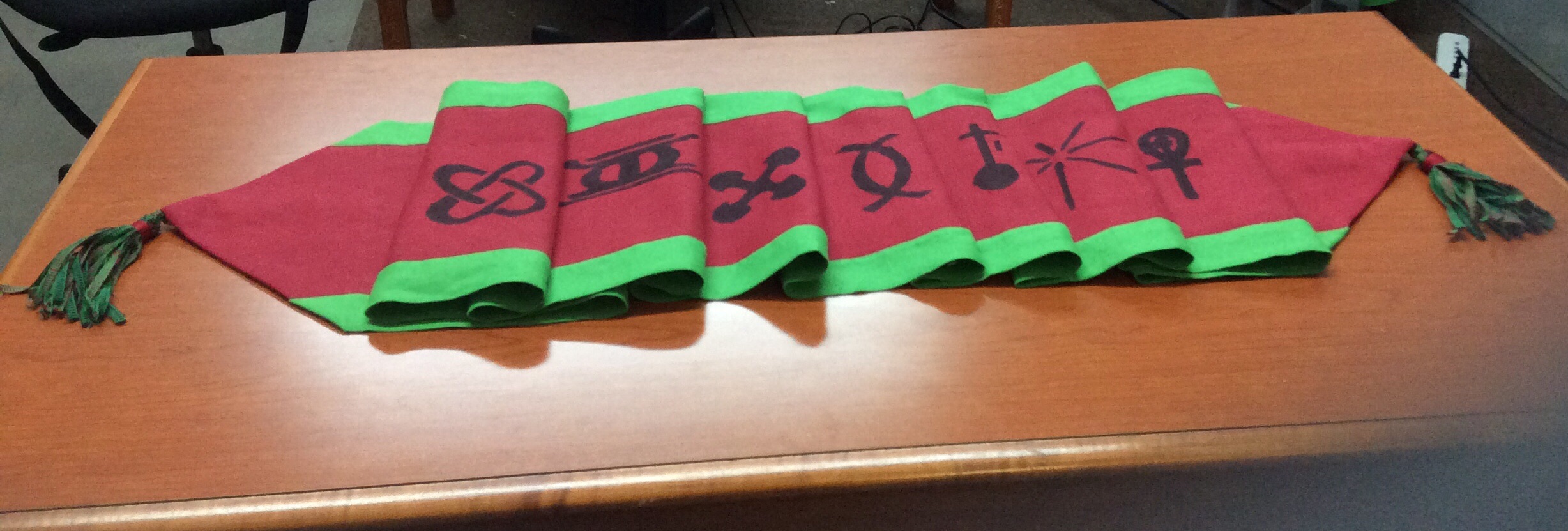 Jacqueline, KWANZAA table runner with the Nguzo Saba - The  symbols for the Seven Principles.

Fresh green
Cr...