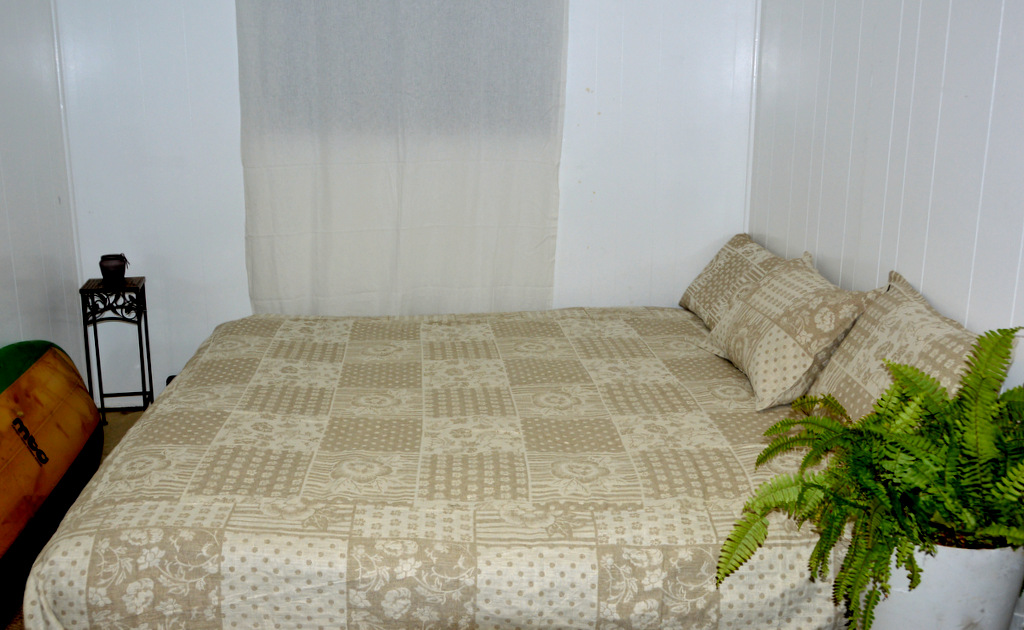 lesley, Reversible queen size bedspread and matching pillow covers Made from linen jacquard  flower patchwor...