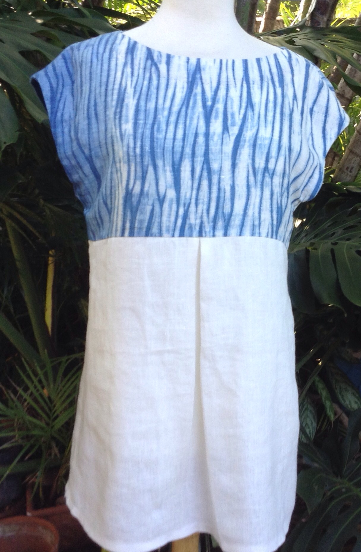 Takako, 
IL019 Bleached white Softened -