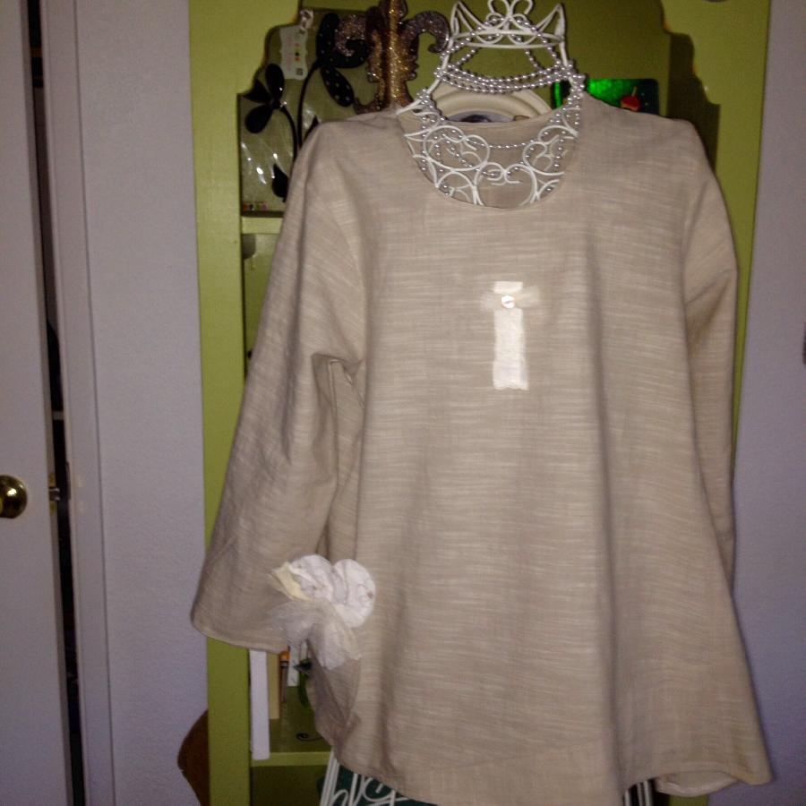 Nadine, Light weight linen  blouse in Wheat. I added a few bits of lace and vintage buttons. The pattern is...