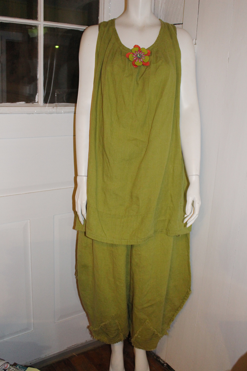 Linnie, Tina Givens Beatrice tunic and Cara pant in middle weight oasis linen