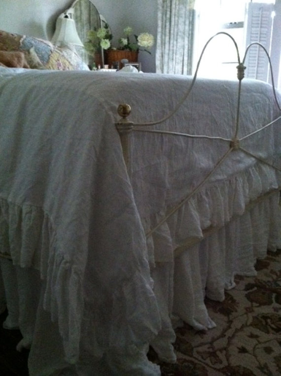 Debbie, Full Size Washed Linen Bedding
Ruffled Duvet made using bleached IL019
Gathered Bed Skirt made usi...
