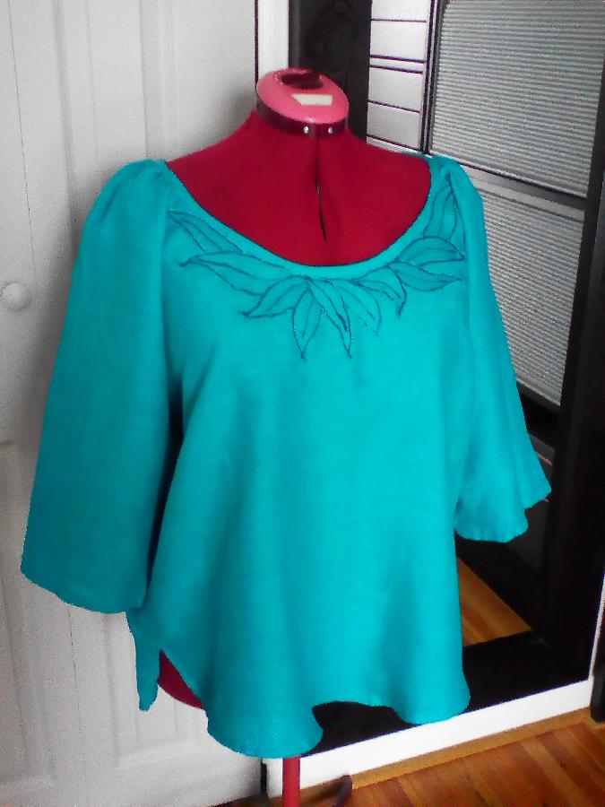 Maria, Blouse with applique in IL020 TILE BLUE