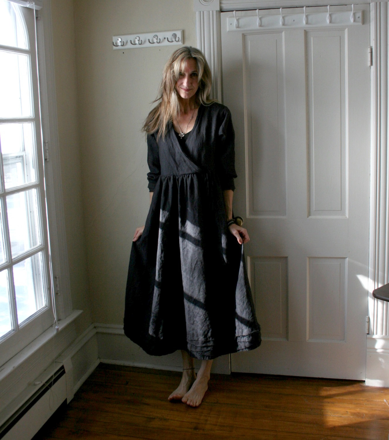 Beth, Linen Tuscan Dress done in IL019 Black

Breathe Clothing 

https://www.etsy.com/listing/213367...