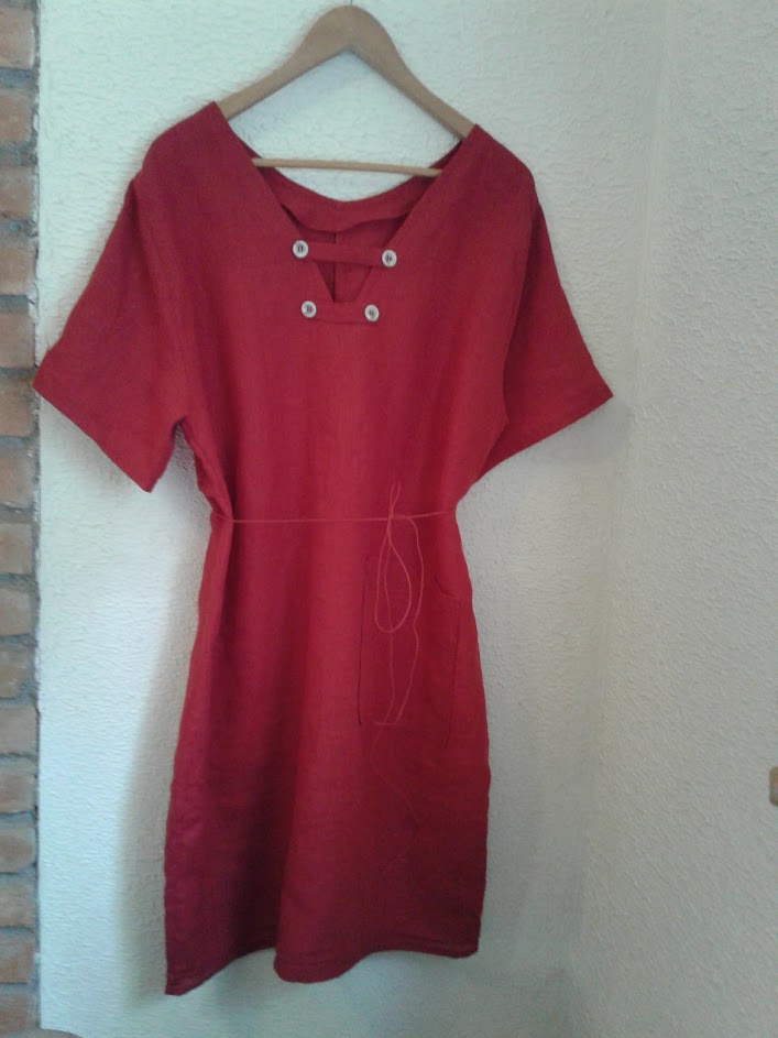 Claudia, Simple dress in red crimson linen.