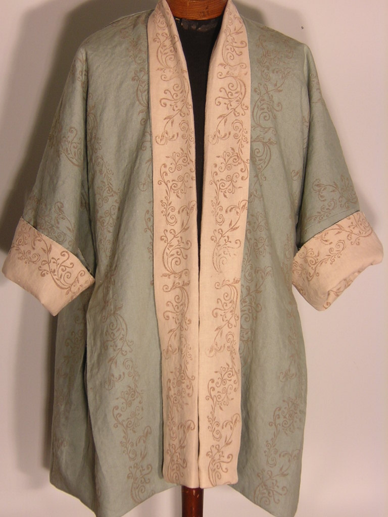 Laura, This is an 18th century garment called a French Bedgown.  This one was made from two different color...