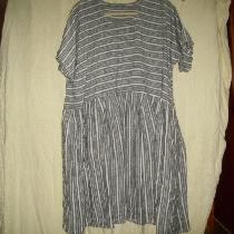 So comfy tunic/dress made with yarn dyed linen.  Usually wear with graphite 019 crop pants.  Lov...