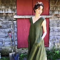This is a self-drafted v-neck trapeze dress in 100% linen. It has a zip closure in back and is f...